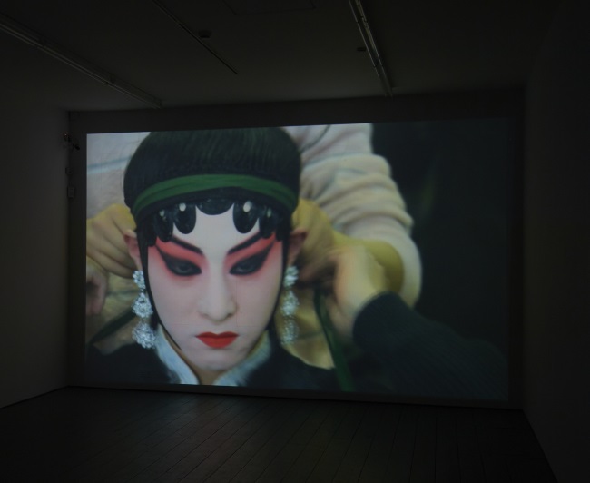 TENSE – 9 Artists in Exhibition